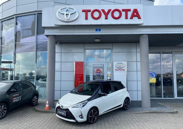wielkopolskie Toyota Yaris cena 61500 przebieg: 50854, rok produkcji 2018 z Kudowa-Zdrój